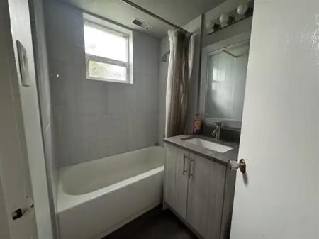 Single bedroom basement suite | 2B - 431 53 Avenue Southwest, Calgary