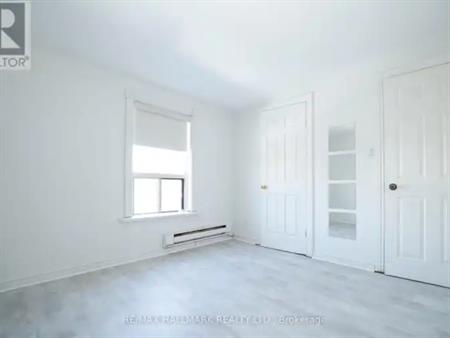 3 - 37 HOLLAND STREET W | 3 - 37 HOLLAND STREET W, Bradford West Gwillimbury