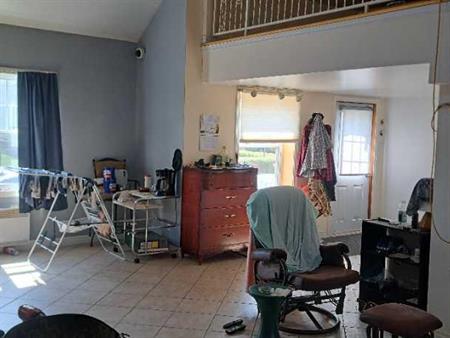 Grand loft équivalent 4 1/2