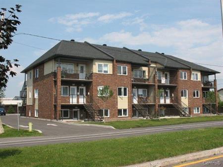 St-Eustache Grand 4 1/2***non fumeur*** - Style Condo sur Goyer (dispo 1er novembre)