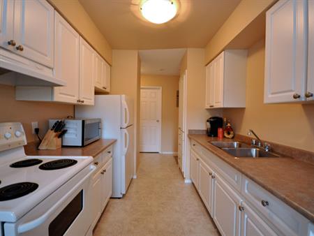 College Manor Apartments | 670 McBeth Place, Kamloops