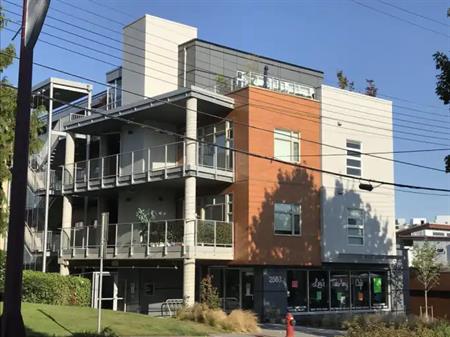Urbanité | 2560 Quadra, Victoria