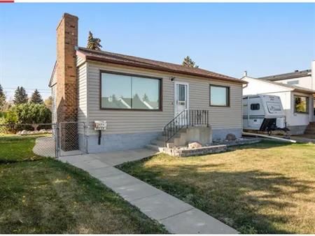 Bungalow for Rent in The Glendwood with HUGE Backyard Spaces (West Edmonton) | 9612 161 Street Northwest, Edmonton
