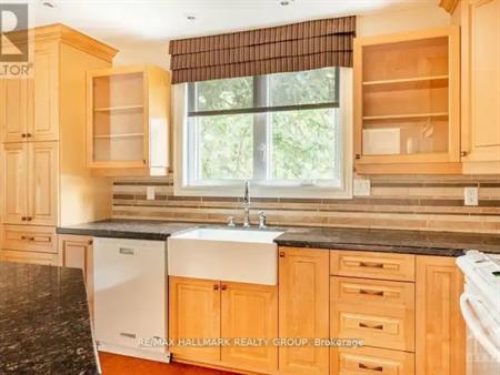 48 SPRINGFIELD ROAD | 48 SPRINGFIELD ROAD, Ottawa