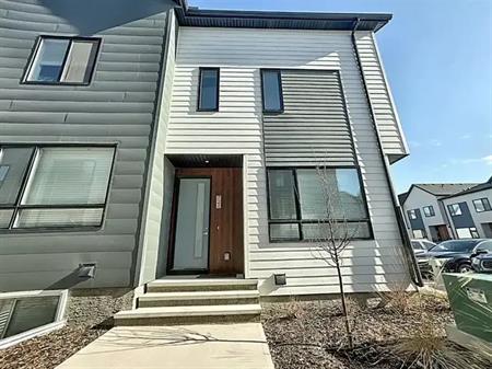 4 Bedroom Townhouse Available to Rent | Calgary