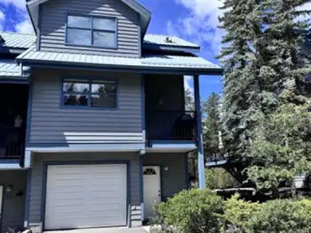 3 Bedroom Townhouse with Mountain Views | Canmore