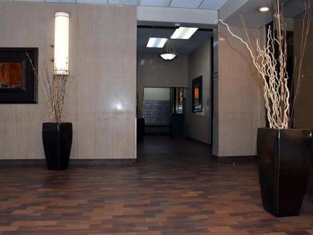 Appartement 1 1/2 METRO SHERBROOKE -ELECTRICITÉ-CHAUFFAGE -AIR CLIMATISÉ- ÉLECTROS INCLUS
