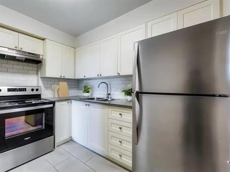 Centennial Towers | 155 Navy Street, Oakville