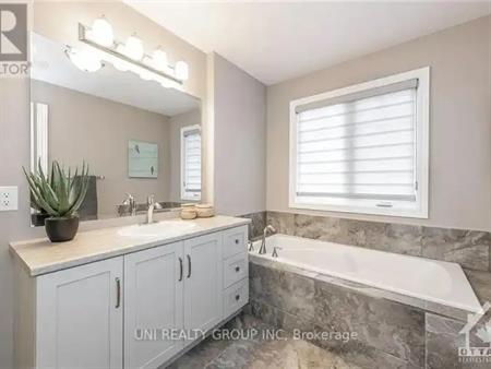 821 LOOSESTRIFE WAY | 821 LOOSESTRIFE WAY, Ottawa
