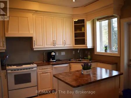 332 COASTLINE DRIVE | 332 COASTLINE DRIVE, Wasaga Beach