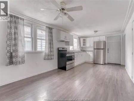 929 BRIDGE AVENUE | 929 BRIDGE AVENUE, Windsor