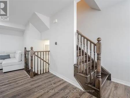 121 TOUCAN TRAIL | 121 TOUCAN TRAIL, Oakville