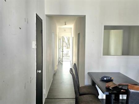 Appartement à louer de 2 chambres et 1 salle de bain