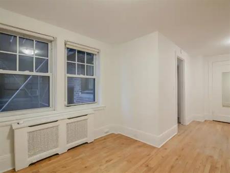 1 Rosemount Avenue | 1 Rosemount Avenue, Westmount