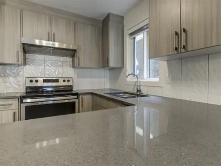 Modern Main Floor 3-Bed in Garneau –  Steps from U of A | 11007 85 Avenue, Edmonton
