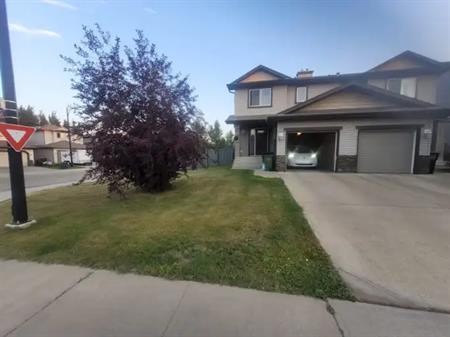 Beautiful WEST Edmonton Accommodations In The Hamptons | 21303 48 Ave NW, Edmonton