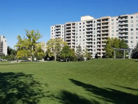 535 Proudfoot Place | 535 Proudfoot Lane, London
