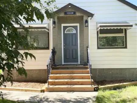 Newly Renovated cozy home in quiet neighbourhood | Edmonton