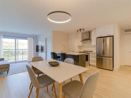 Condo 5 1/2 - À Louer !