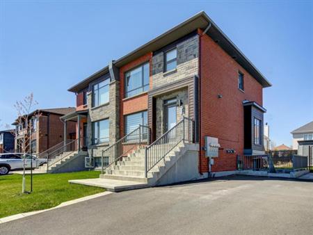 À louer / Maison de ville Longueuil (Le Vieux-Longueuil) (Montérégie