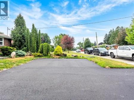 34 WINDERMERE Crescent Unit# A | 34 WINDERMERE Crescent Unit# A, Woodstock