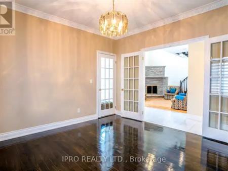 229 BAKER AVENUE | 229 BAKER AVENUE, Richmond Hill