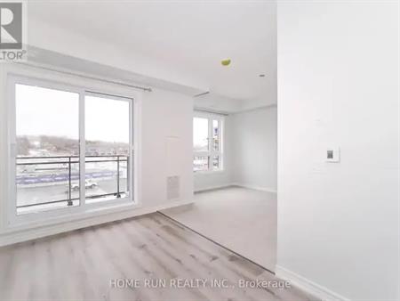 302 - 1350 HEMLOCK ROAD | 302 - 1350 HEMLOCK ROAD, Ottawa