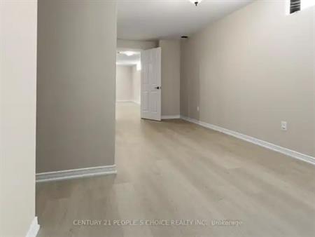 11 AARON TRAIL | 11 AARON TRAIL, Welland