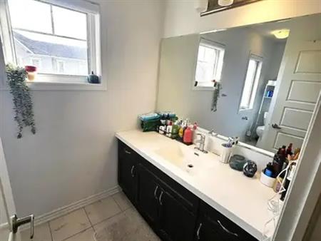 UPPER - 852 ASPEN TERRACE | UPPER - 852 ASPEN TERRACE, Milton