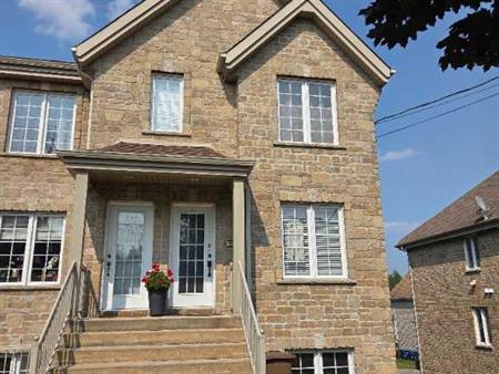 Appartement 4 1/2 à louer à Saint-Jérôme