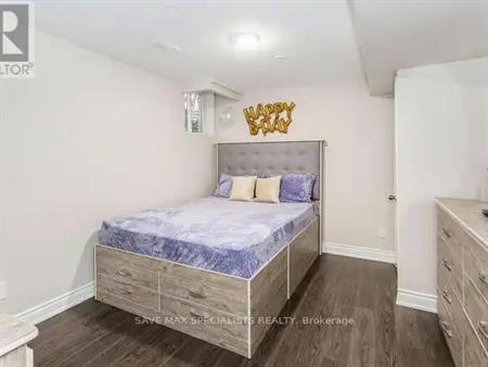 33 EARLY STREET | 33 EARLY STREET, Halton Hills