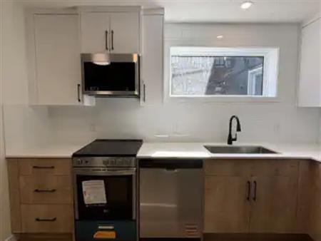 1st Month FREE - All Utilities Included! Spacious 3 Bed / 1 Bath in Renfrew | 1448 Remington Road Northeast, Calgary