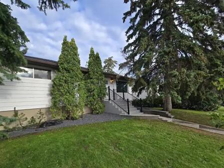 Three-Bedroom Main Floor in SW Calgary - Classic Comfort with Deck, Fenced Yard | 4913 20 Street Southwest, Calgary