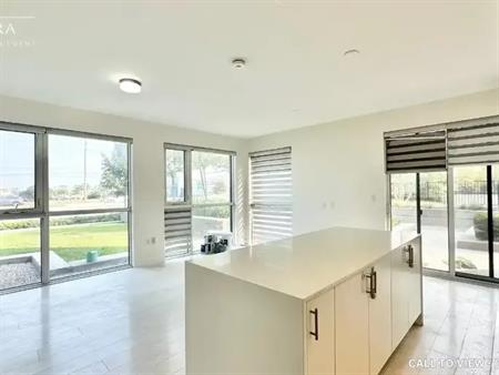 103-210 Sabina Dr, Oakville, Ontario L6H 0W6 | 210 Sabina Drive, Oakville