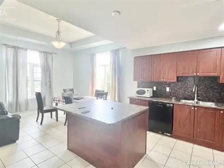 52 Commuter Dr, Brampton, Ontario L7A 0S5 | 52 Commuter Drive, Brampton