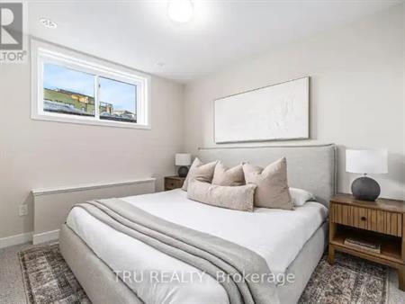 206 MISHI PRIVATE | 206 MISHI PRIVATE, Ottawa