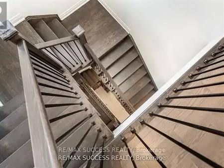 3130 TRAVERTINE DRIVE N | 3130 TRAVERTINE DRIVE N, Oakville