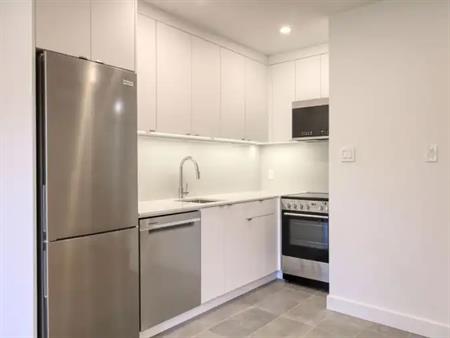 4390 Grand Boulevard | 4390 Grand Boulevard, Montreal