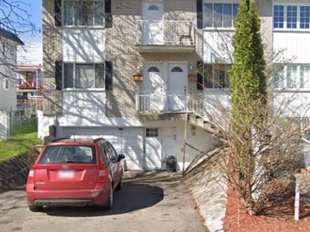 Appartement 5 1/2 - à Laval