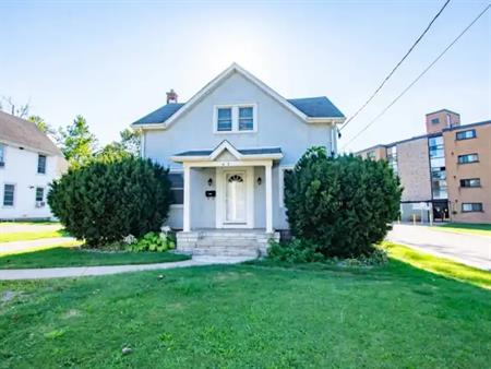 43 River Road | 43 River Road, Welland