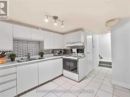 131 GREENPARK BOULEVARD | 131 GREENPARK BOULEVARD, Vaughan