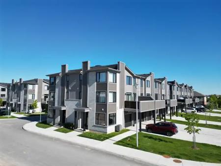 Opus Townhomes | 805 Chelton Road, London