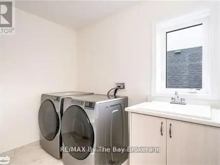 24 SIMONA AVENUE | 24 SIMONA AVENUE, Wasaga Beach