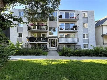 Convenient & Affordable Beltline Living! 1 Bed and In-Suite Laundry | 204 - 1021 13 Avenue Southwest, Calgary