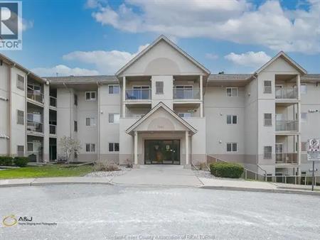 3000 SANDWICH STREET Unit# 411 | 3000 SANDWICH STREET Unit# 411, Windsor