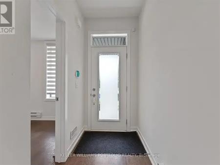 32 TROON AVENUE | 32 TROON AVENUE, Vaughan