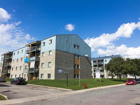 4 1/2 Charlesbourg Place Gros Pin 1er septembre (cession)