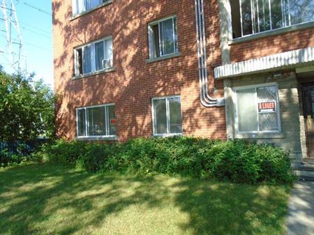 GRAND 4 1/2 AHUNTSIC RÉNOVÉ