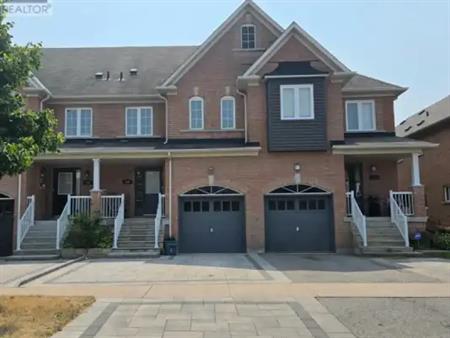 104 OCEANPEARL CRESCENT | 104 OCEANPEARL CRESCENT, Whitby