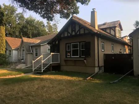 Clean/Quiet One Bedroom Suite | 10811-84 Avenue, Edmonton